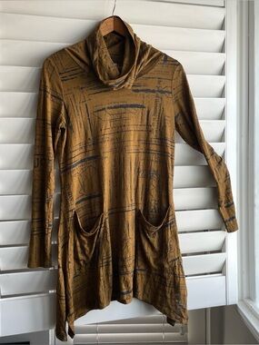 Chalet Et Ceci Tan & Black Lightweight Silky Bamboo Long Sleeve Tunic XS